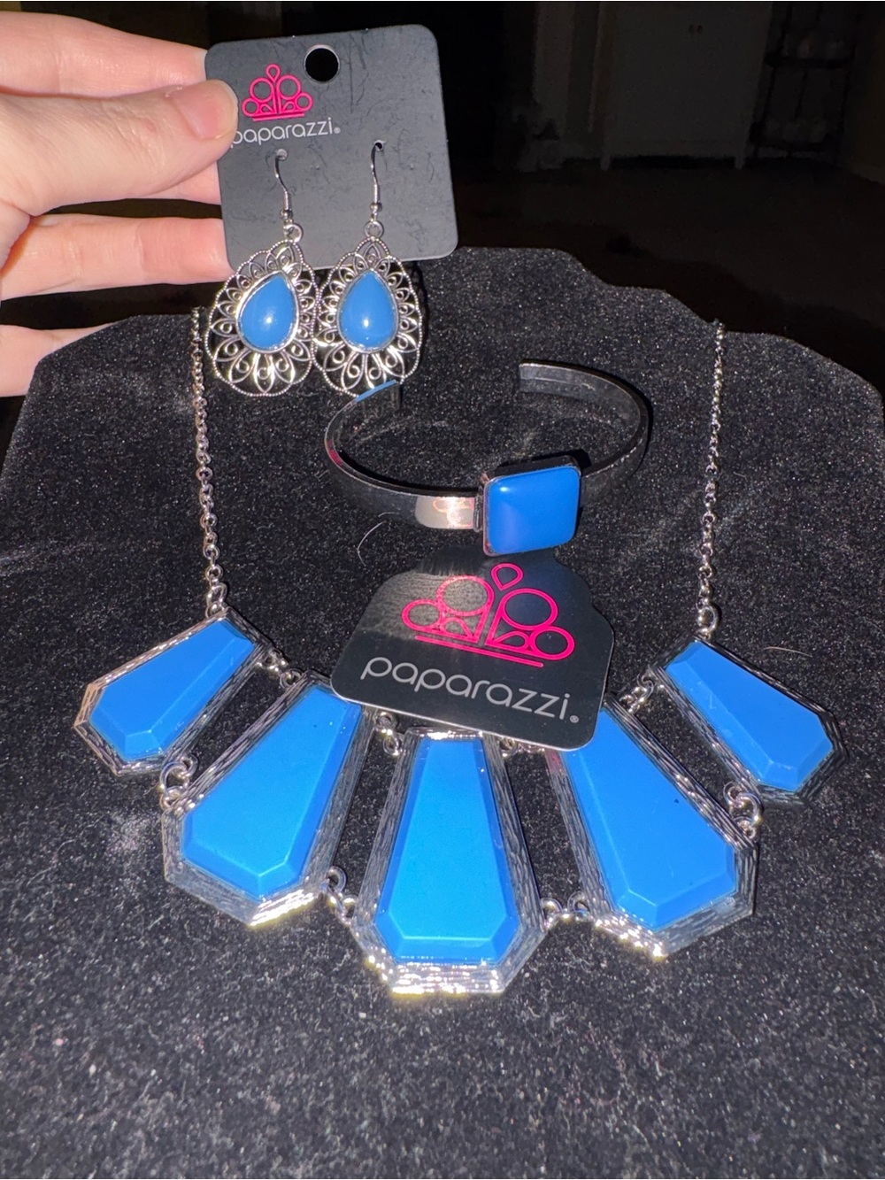 paparazzi Bright Blue Bib Necklace Set with Teardrop Earrings & Cuff